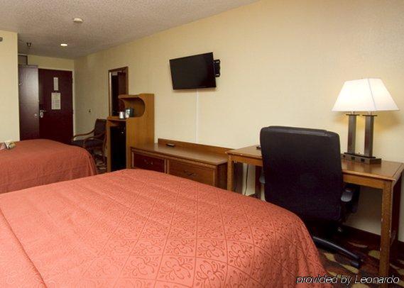 Hotel Quality & Kansas I-435n Near Sports Complex
