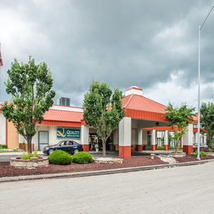 Quality & Kansas I-435n Near Sports Complex Hotel 3*
