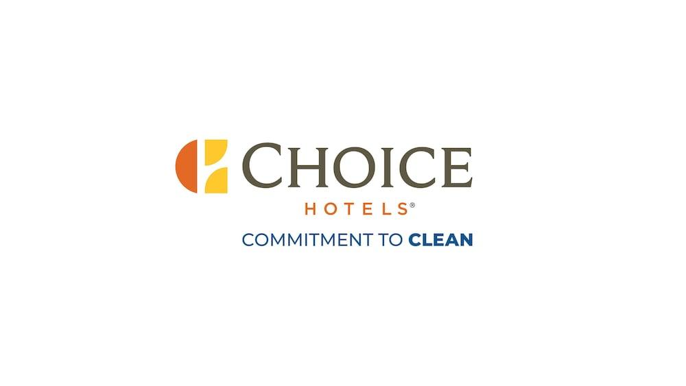 Hotel Quality & Kansas I-435n Near Sports Complex 3*