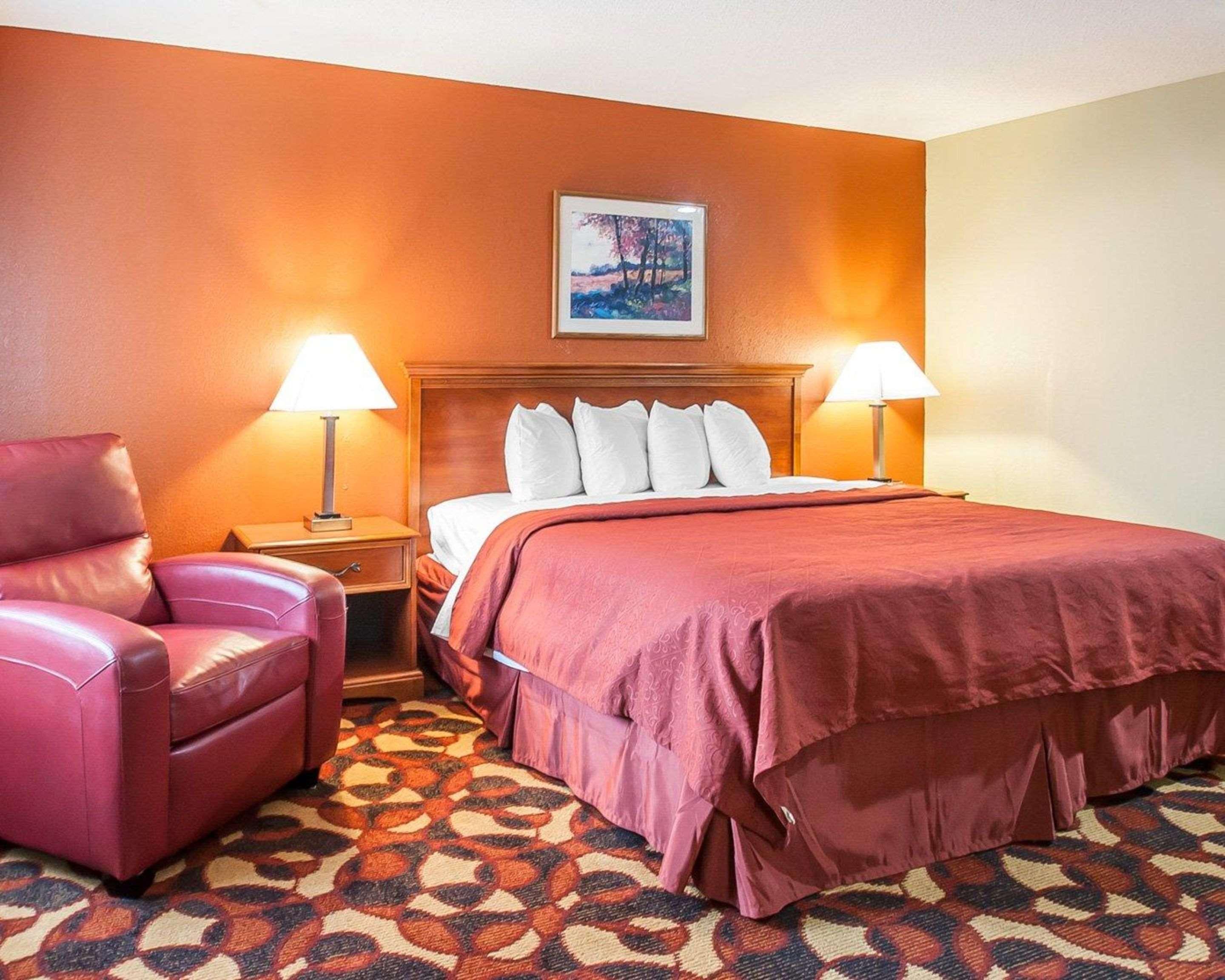 Hotel Quality & Kansas I-435n Near Sports Complex