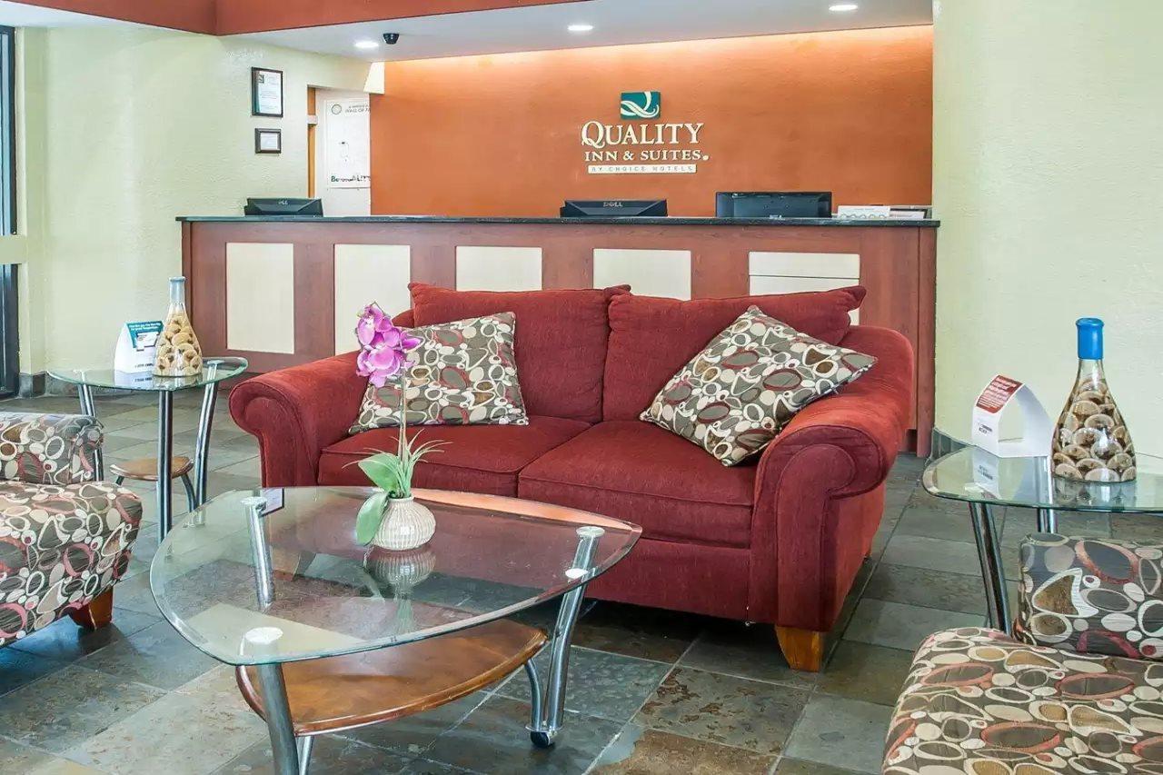 Hotel Quality & Kansas I-435n Near Sports Complex 3*