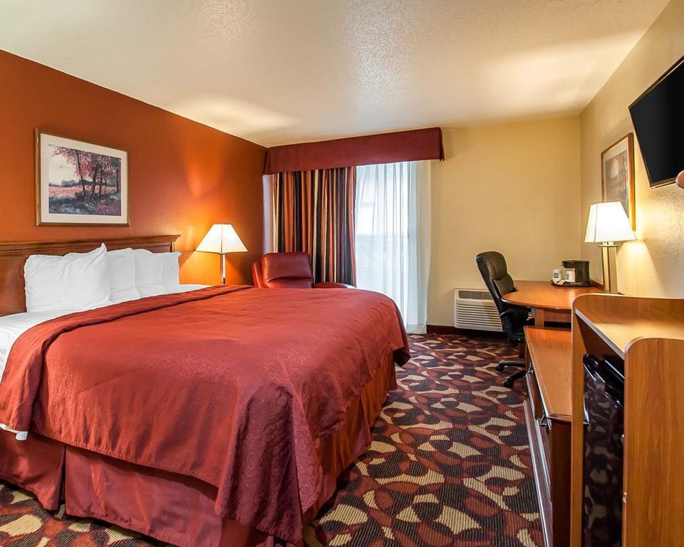 Quality & Kansas I-435n Near Sports Complex Hotel 3*