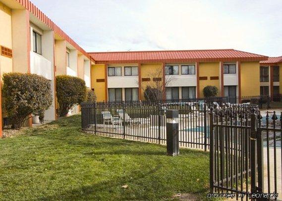 Hotel Quality & Kansas I-435n Near Sports Complex 3*