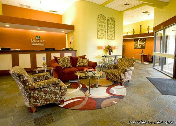 Hotel Quality & Kansas I-435n Near Sports Complex 3*