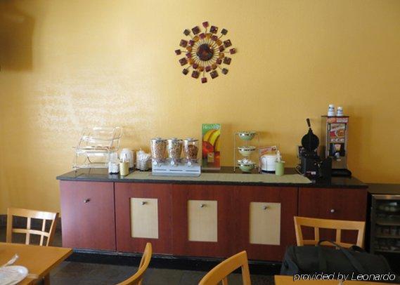 Hotel Quality & Kansas I-435n Near Sports Complex Kansas City